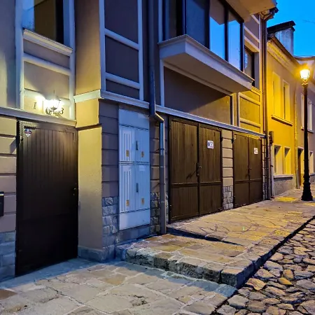 Old Town Maisonette